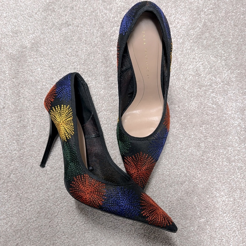 Zara Trafaluc Black Heels with Red, Blue, and Green Flowers Women US 9.5 (UK 41)